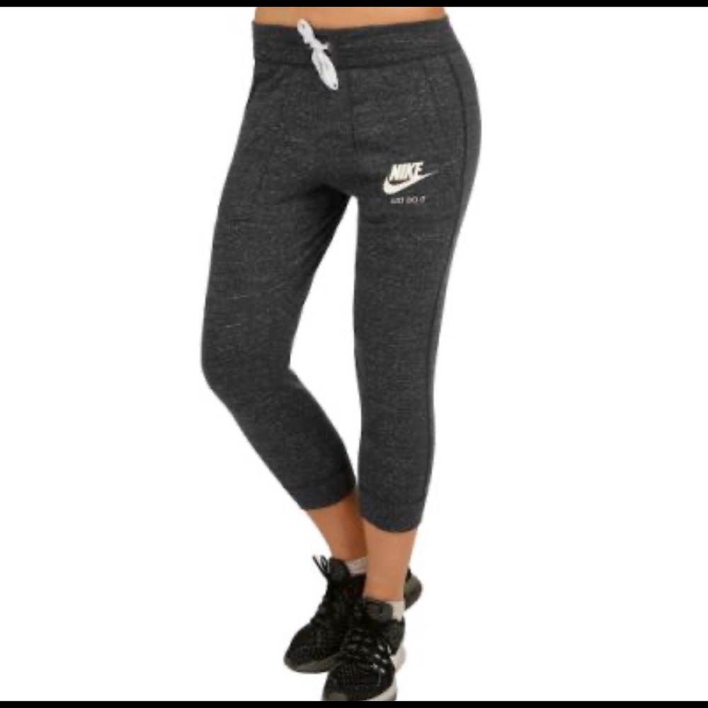 Nike Cropped Sweatpants, dark grey, Size XL